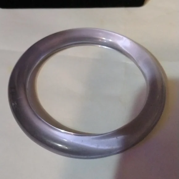 Vintage purple lucite bangle bracelet (sku 7030) - Picture 2 of 5